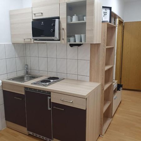 Railway Station City Modern Apartment Марібор Екстер'єр фото