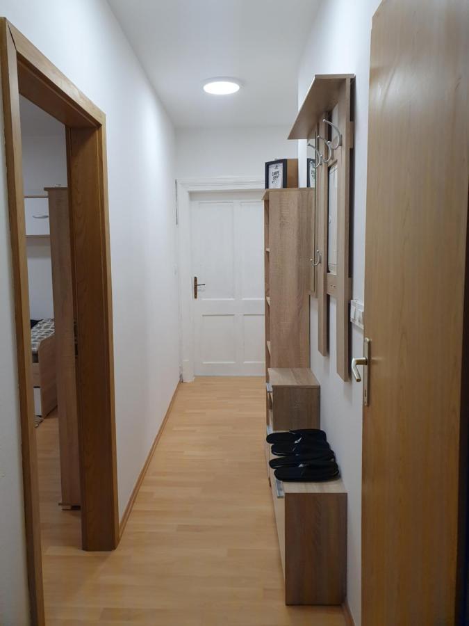 Railway Station City Modern Apartment Марібор Екстер'єр фото